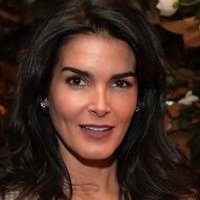 Angie Harmon Nahé
