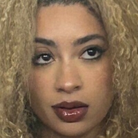 ariannasboringlife Nahé