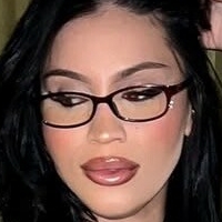 ashligenevieve Nahé