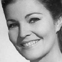 Claire Kelly Nahé
