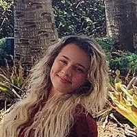 Gabby Barrett Nahé