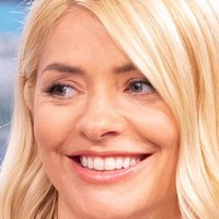Holly Willoughby Nahé