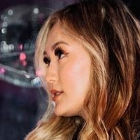 Lauren Riihimaki Nahé