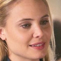 Leah Pipes Nahé