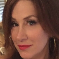 Lisa Ann Walter Nahé