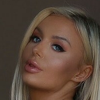Meg Marie Nahé