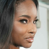 Naomi Fox Nahé