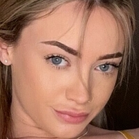 Scarlettelliscute Nahé